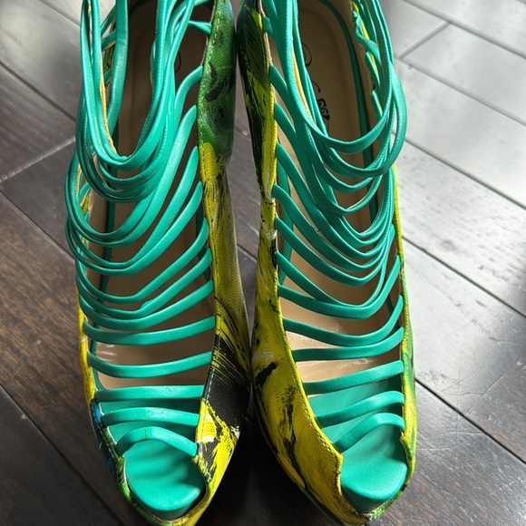 🟣 Wild Rose Women Leatherette Strappy Peep Toe Multi Color Platform Pump Size 9 - Picture 8 of 9